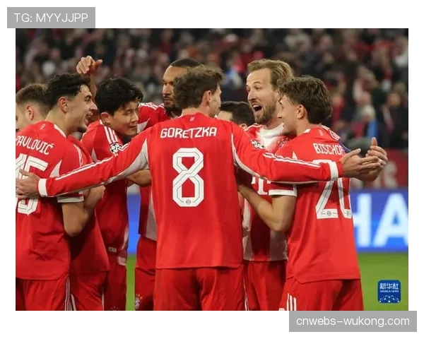 终场哨响，拜仁球员庆祝接近冠军时刻